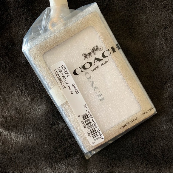 NEW! COACH Lanyard ID Cardholder, Sig. Canvas & Leather, Lt. Khaki/Chalk, NWT! - Picture 3 of 15